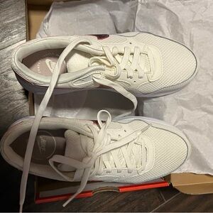 Nike Air Max SC SE Box in Red and White